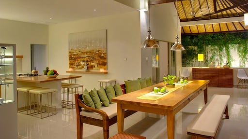 Sahana Villas Dining area