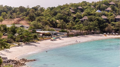 Samrong Beach Villa Beach