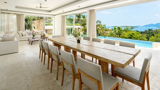 Villa Sip Dining area