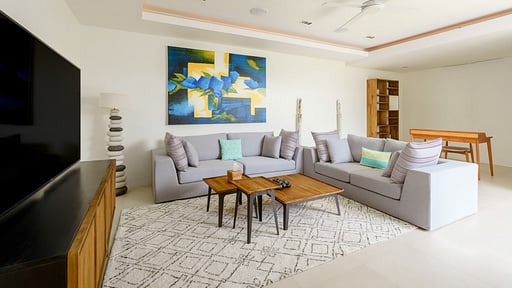 Villa Sip Media room