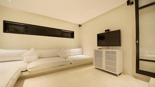 Villa Sip See Media room