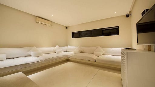 Villa Sip See Media room