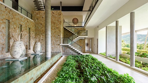 Villa Yee Sip Et Others