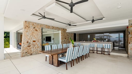 Villa Yee Sip Song Dining area