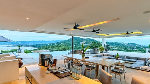 Villa Yee Sip Jet Dining area