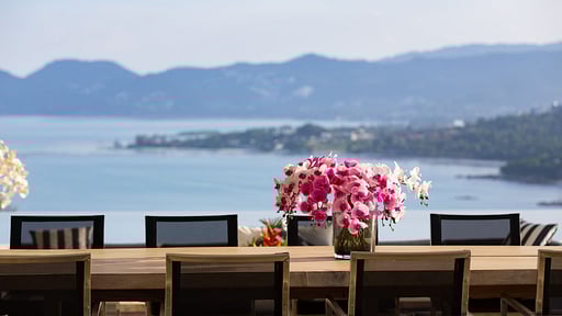 Villa Yee Sip Bpaet Обеденная зона