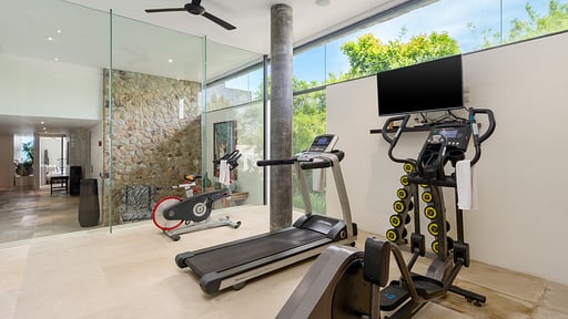 Villa Yee Sip Bpaet Gimnasio