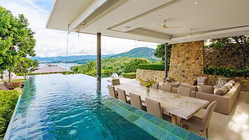 Villa Hok Dining area