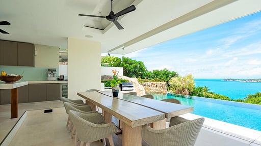Villa Jet Dining area