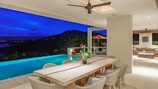 Villa Jet Dining area
