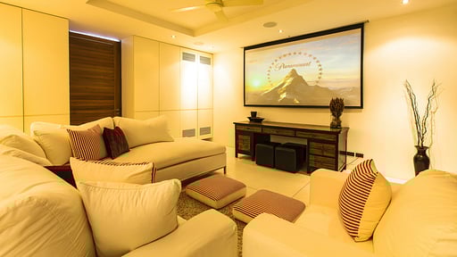 Sangsuri Villa Estate Media kamer