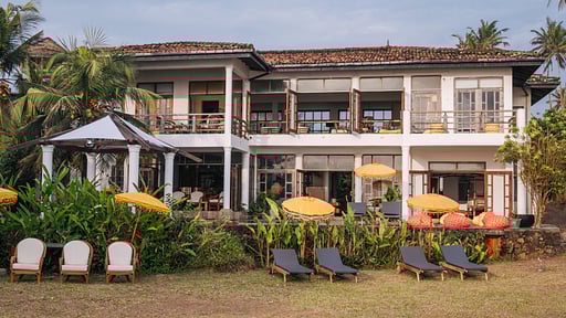 Santi Beach House Others