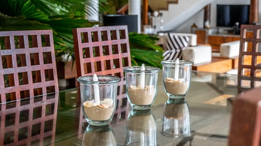 Santi Beach House Dining area