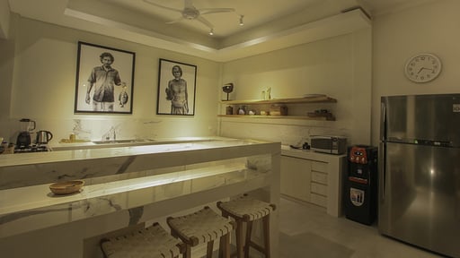 Sari Alexa Villa Kitchen