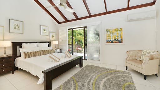 Sea la Villa Port Douglas Schlafzimmer 1