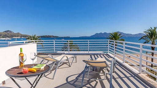 Beachfront Apartment Sivella II Terrace/Veranda