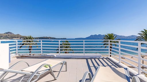 Beachfront Apartment Sivella II Terrace/Veranda