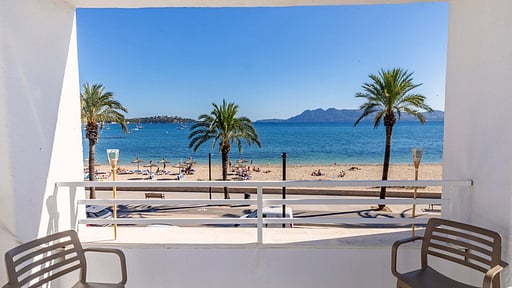 Beachfront Apartment Sivella II Terrace/Veranda