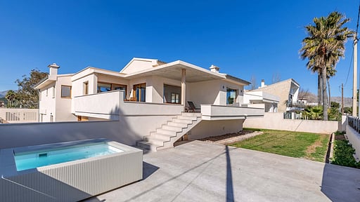 Seafront Villa Mar I Pins Others