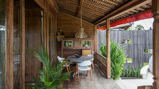 Sejuk Beach Villas - Uma Terrace/Veranda