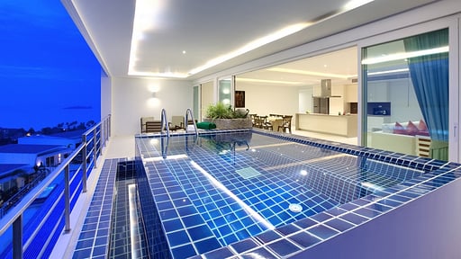 Serene Penthouse Swimming pool 2