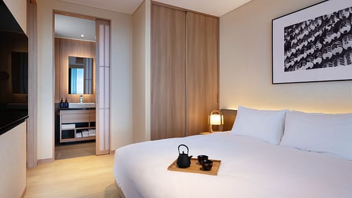 Setsu Niseko Two Bedroom Suite Bedroom 1