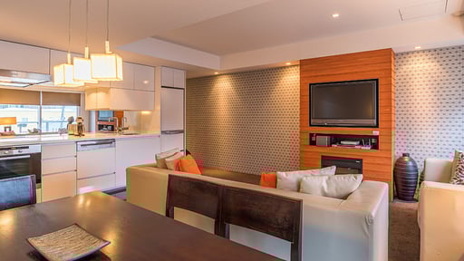 Setsumon One Bedroom Suite Dining area