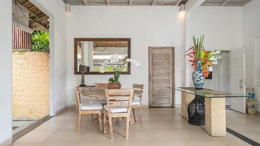 Villa Shamballa Dining area