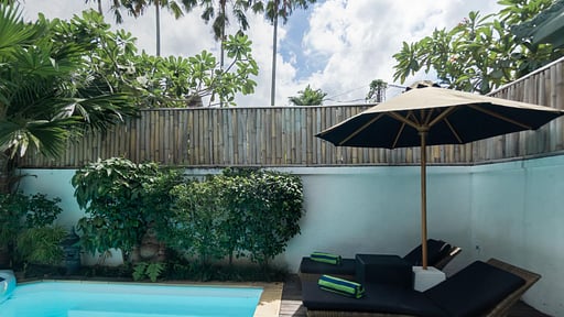 Shanti Estate - Oaini Swimming pool