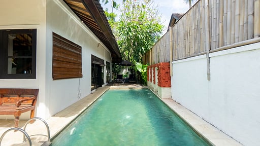 Shanti Estate - Pyaar Swimming pool