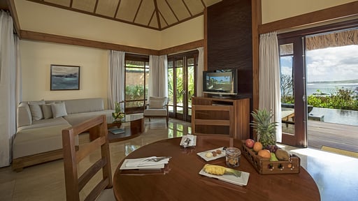 Shanti Maurice Beachfront Villa Wohnbereich
