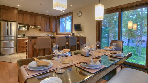 Shika Niseko Dining area