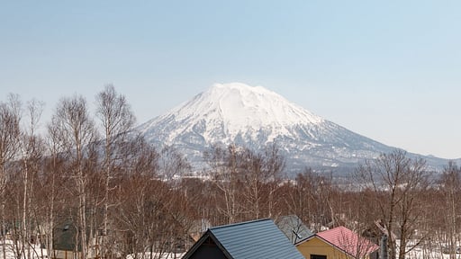 Silver Dream Surroundings