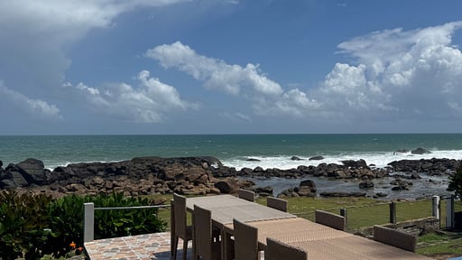 Silverlane Beach House Dining area