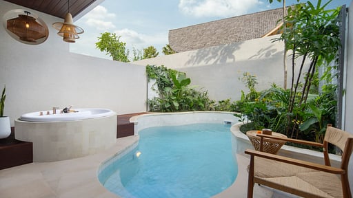 Sini Vie Grand Lagoon Jacuzzi