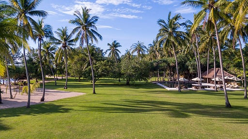 Sira Beach House Garden