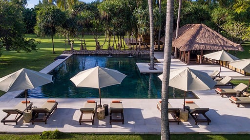 Sira Beach House Piscina