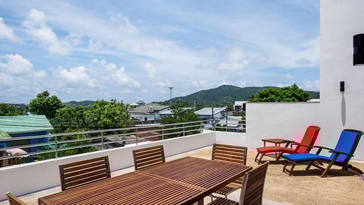 Sky Pool Villa Dining area