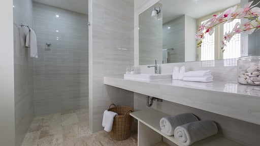 Skye Beach Villa Bedroom 6