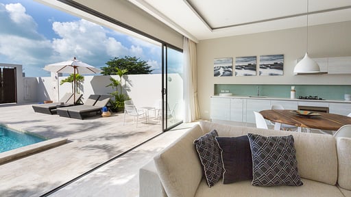 Skye Beach Villa Living room 3