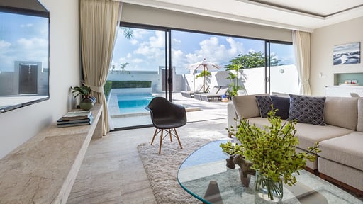 Skye Beach Villa Living room 4