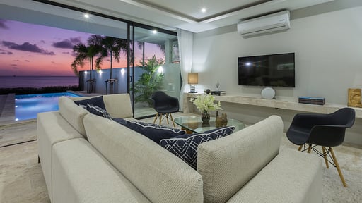 Skye Beach Villa Living room 1