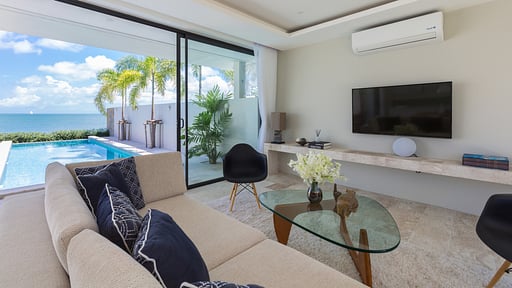 Skye Beach Villa Living room 2