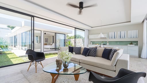 Skye Beach Villa Living room 2