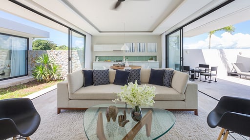 Skye Beach Villa Living room 1