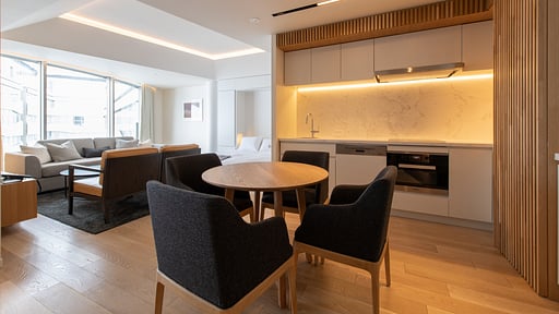 Skye Niseko One Bedroom Suite Dining area