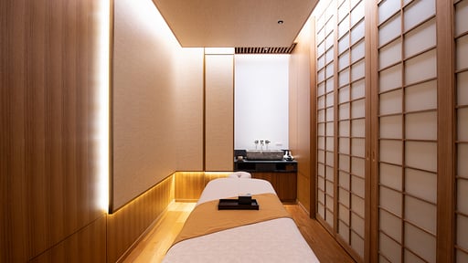 Skye Niseko One Bedroom Suite Spa