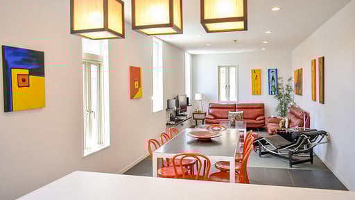 Skyline Apartment Dining area