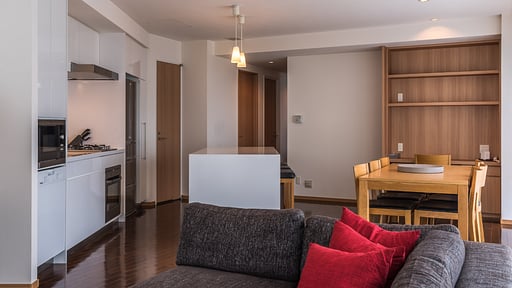 Snow Crystal Apartment Two Bedroom Suite A Dining area