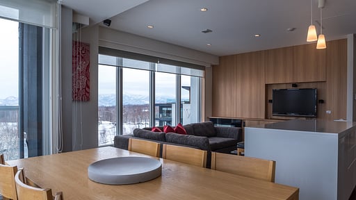 Snow Crystal Two Bedroom Yotei Suite Dining area